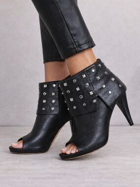 Vince Camuto Studded Leather Peep Toe Booties Heels Black Size 7
